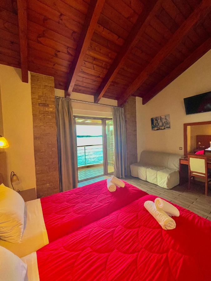 Entheon Rooms Marathópolis Zewnętrze zdjęcie